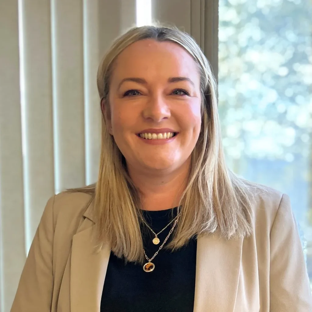 imgi 8 laura h online